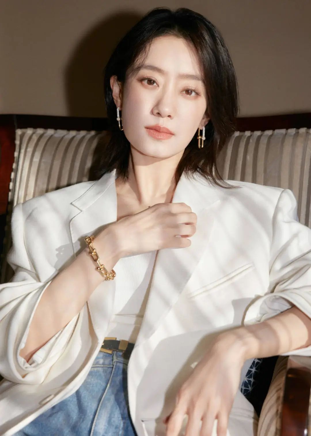才發(fā)現(xiàn)她也是衣架子！