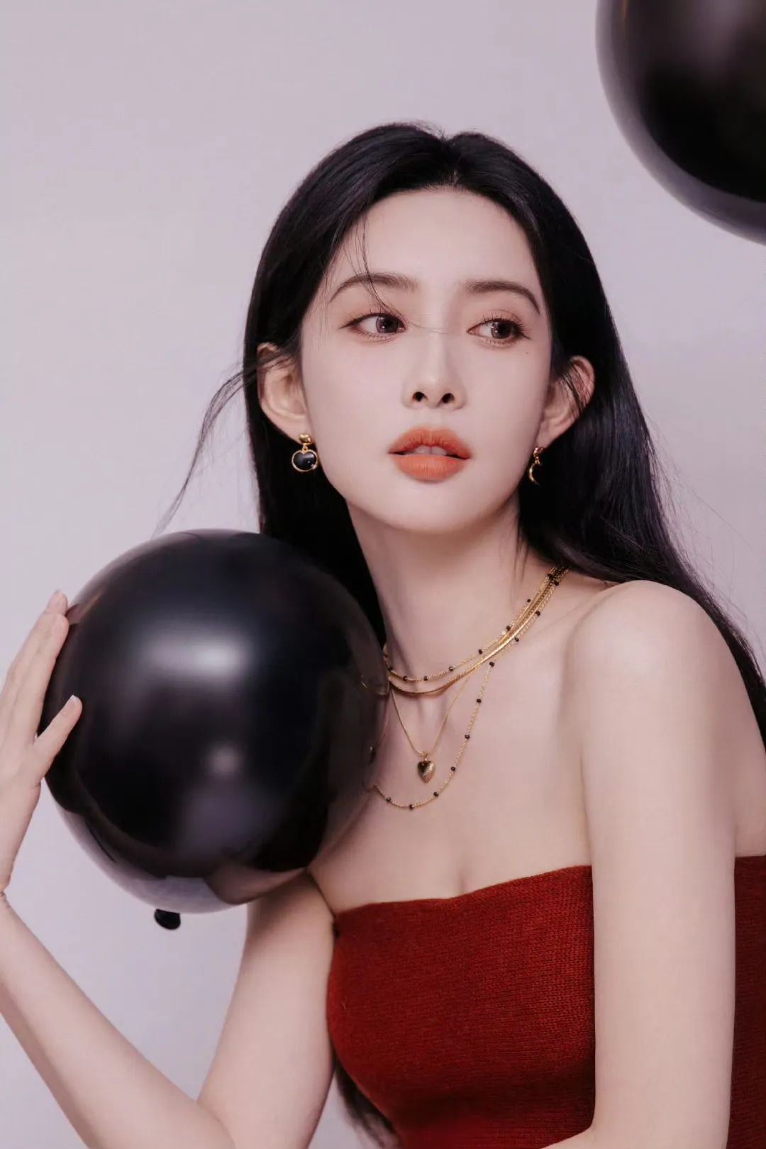 孟子義的配飾，也太出彩了！